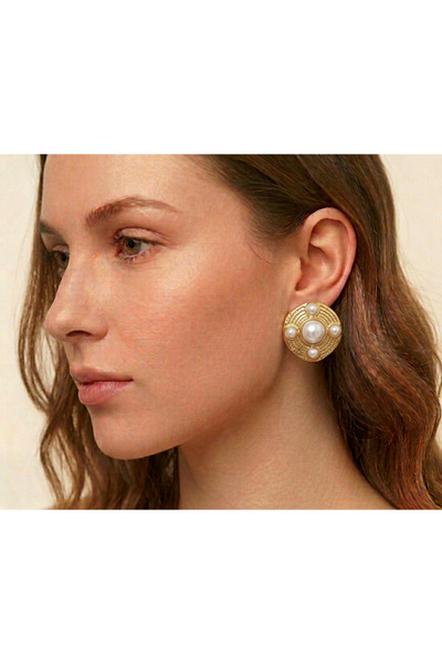 Retrovy Store Women's Round Pearl Detailed Vintage Look Earrings