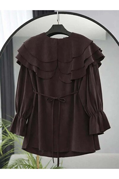 MODA Tunic with Collar and Detailing on the Collar