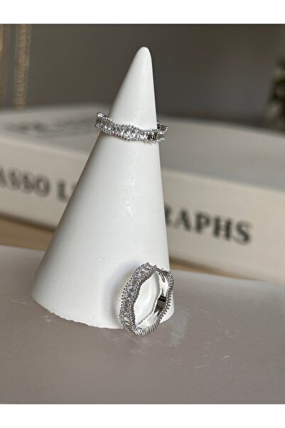 Bade Jewelry أقراط فاخرة من الفولاذ المقاوم للصدأ بتصميم بسيط مرصعة بأحجار ال...
