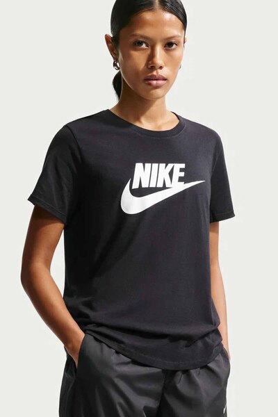 Nike Club Women's Casual Style T-Shirt