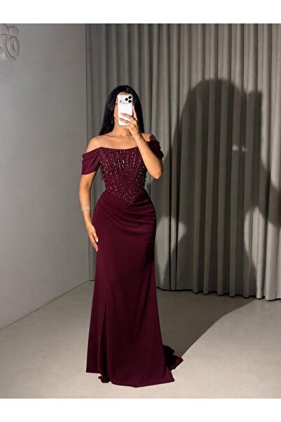 Jood The Dress That Exudes Elegance and Femininity with a Seductive Design