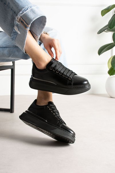 Siena Shoes Sovix Women's Silver Detailed Lace-Up Sneaker Black