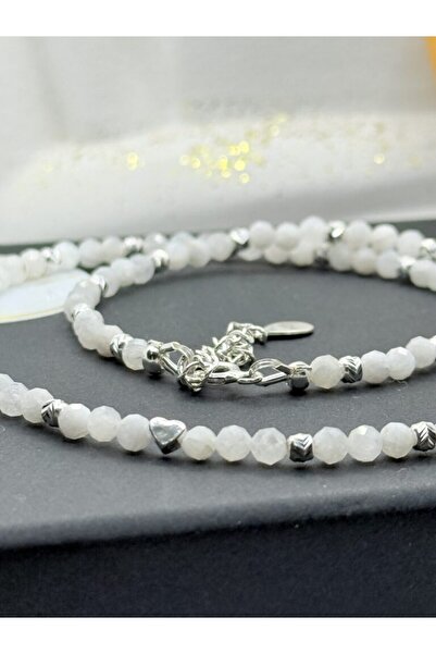Kareline Moonstone Necklace with Silver