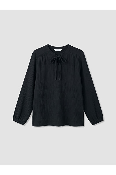 LC Waikiki Nevavm Contrast Collar Gathered Textured Blouse