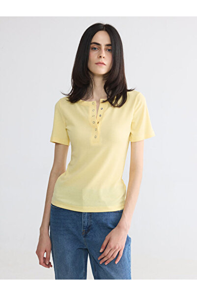 LC Waikiki Crew Neck Buttoned Women's T-Shirt