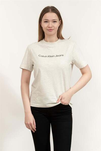 Calvin Klein Jeans Kadın Tişört LV047C912G