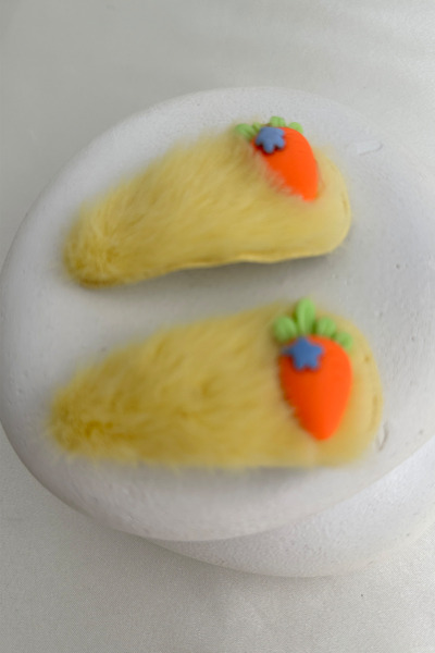 Much and More Cute Carrot Detail Yellow Plush Double Children's Buckle (7cm)