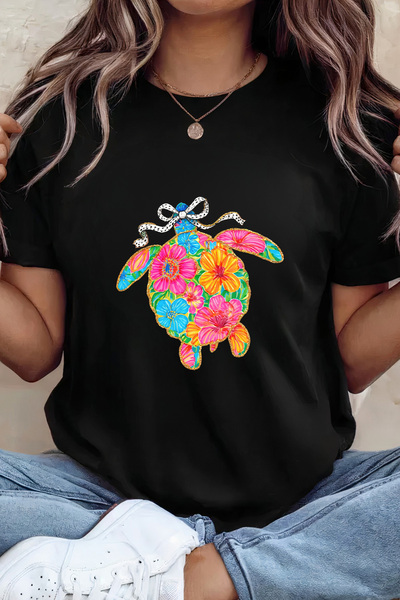 Sarah's Boutique Women's T-shirt – 100% cotton – Sea Turtle