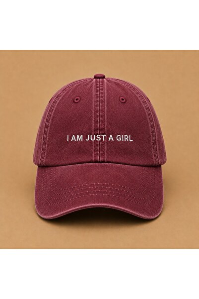 WeavedCo قبعة قابلة للغسل مطبوع عليها عبارة "I Am Just A Girl" بتصميم عتيق