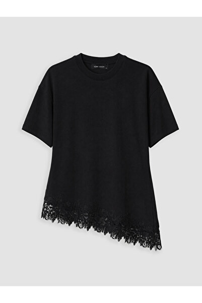 LC Waikiki Nevavm Lace Detailed Asymmetrical Cut Women's T-Shirt