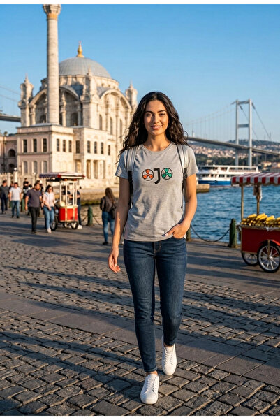 MELLY MORE T-Shirt with a Wheel