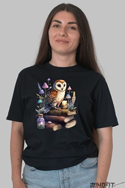 GILDAN T-Shirt and Books T-Shirt