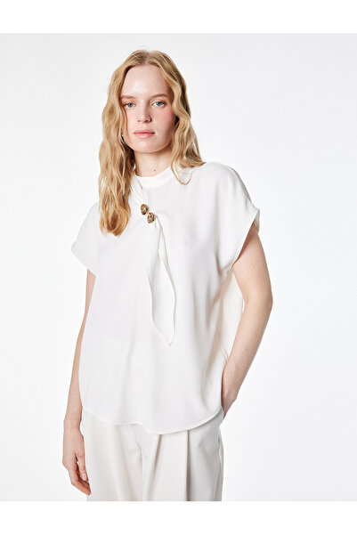 Koton Accessory Detailed High Neck Sleeveless Satin Blouse