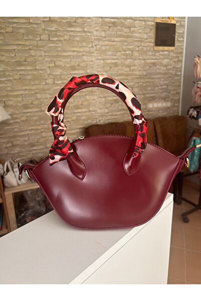 Niloshe&Sinoshe NS Accesories حقيبة نسائية من NS Accessories مزينة بتفاصيل وشاح