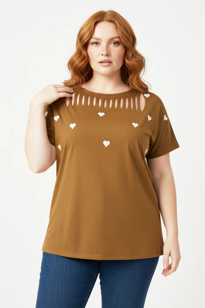 Shape Of You T-shirt sa izvezenim detaljima u obliku srca