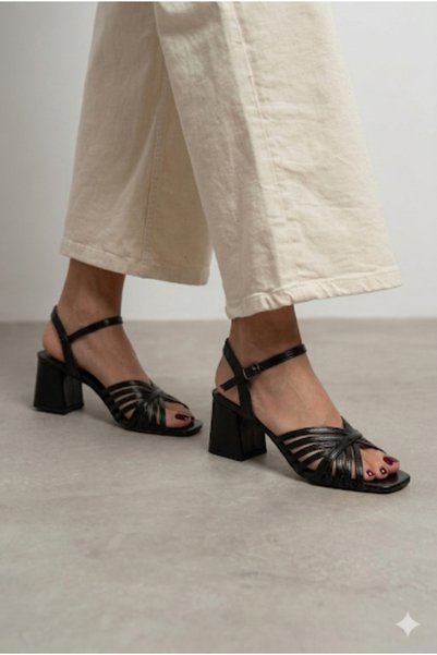 ÜNAL ÖZER Women's Black Rustic Patent Leather Thick and Short Heel Sandals with Rubber Detail Un001-0770