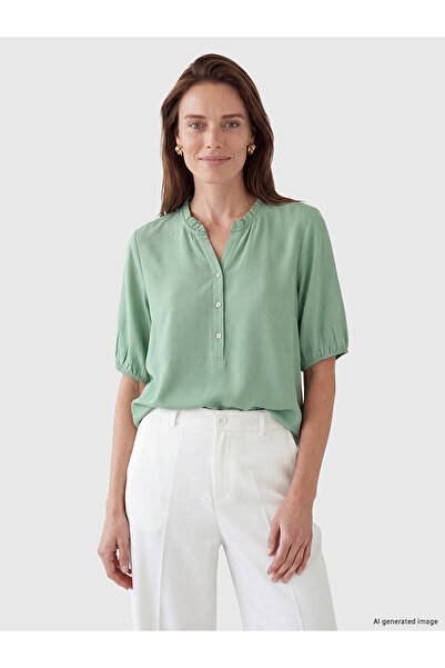 LC Waikiki Peak New Season Ruffled Collar Blouse