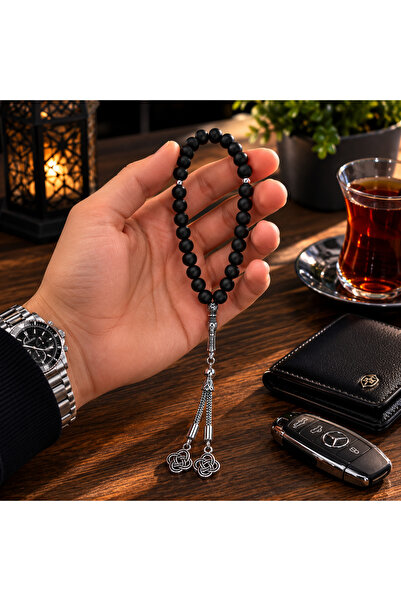 Bk Gift سبحة رجالية معدنية باللون الأسود غير اللامع مع شرابة معدنية