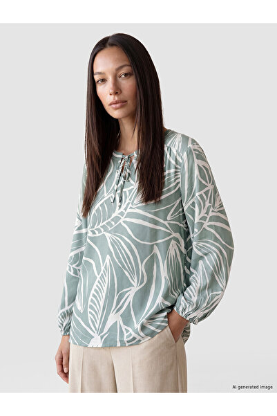 LC Waikiki Nevavm Collar Patterned Blouse with a Difference