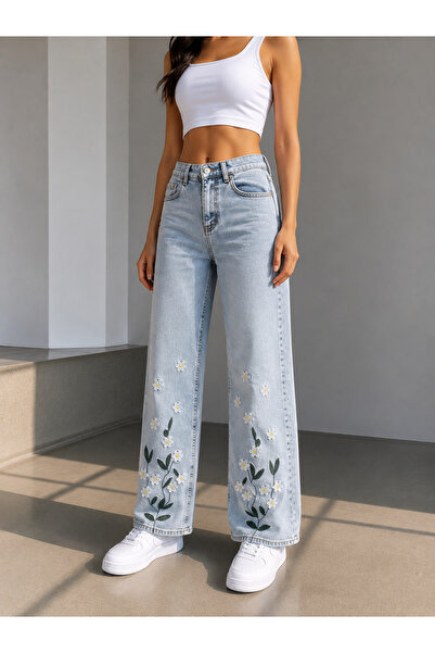 Butik Kadın Açık Mavi Papatya Nakışlı Yüksek Bel Bol Paça Jean Pantolon