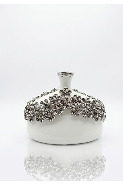 Wahat Aliamtiaz Royal Fazza in Shiny White and Silver Roses