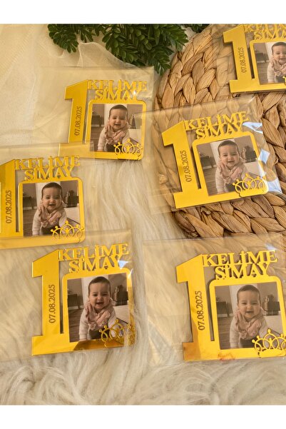 Pırıltılı Dizaynlar BİR YAŞ GOLD PLEKSİ FOTOGRAFLI MIKLATISLI MAGNET
