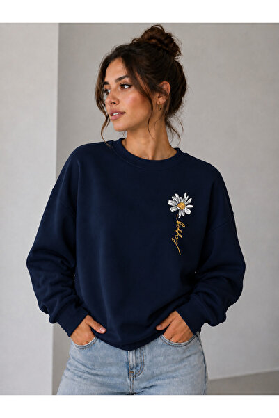 caddekombin Women's Aesthetic Vertical Floral Printed Crew Neck Sweatshirt