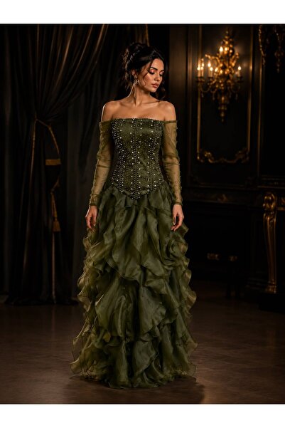 Mesk dresses Olivia Royalty