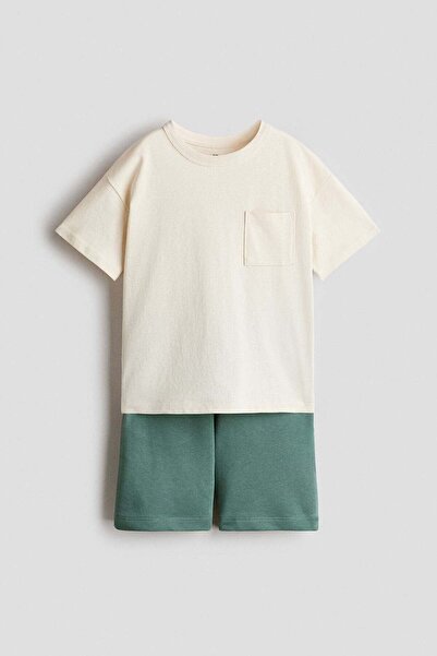 H&M 2-piece T-shirt and shorts set