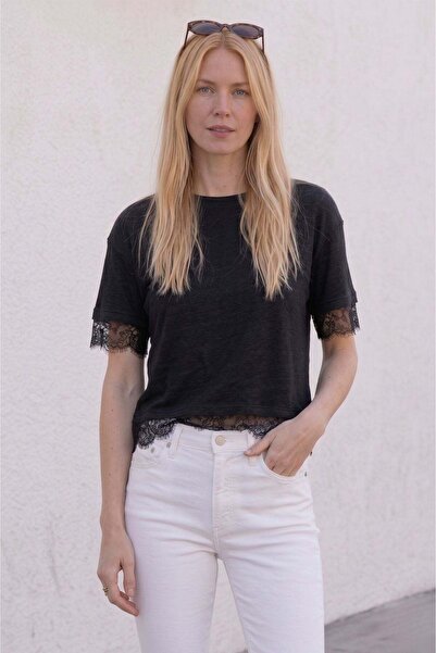 Shopping Shop Collared and Short-Sleeved Lace Blouse Black
