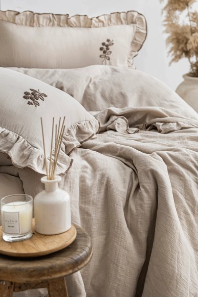 The Lorıen Atelıer 100% Cotton - Double Size - Muslin - Embroidered Ruffled Duvet Cover Set - Lily Beige