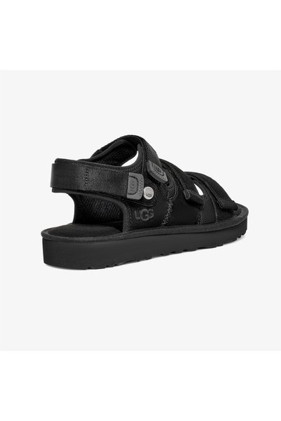 UGG صندل رجالي أسود متعدد الأشرطة من جولدن كوست