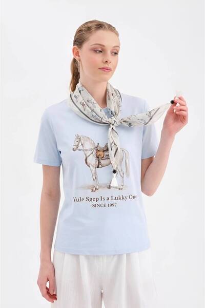 tw3 Γυναικείο T-shirt με λεπτομέρεια κασκόλ, στάμπα με άλογο και κεντημένο σχ...