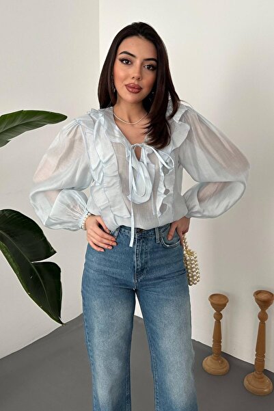Clothes Fast Γυναικεία μπλούζα με μπλε βολάν, λεπτομέρεια δεσίματος, λαιμόκοψ...