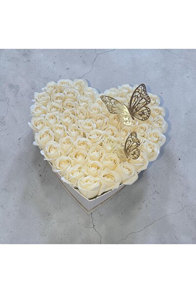 CADOUL POTRIVIT Aranjament Floral Elegant în Cutie Inimă – Aprox. 55-60 Trand...