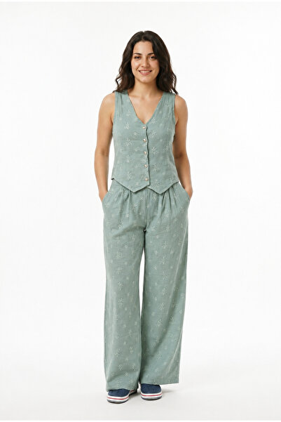 EtkiModa Women's Vest with Embroidery and Muslin Fabric - Top and Bottom Set