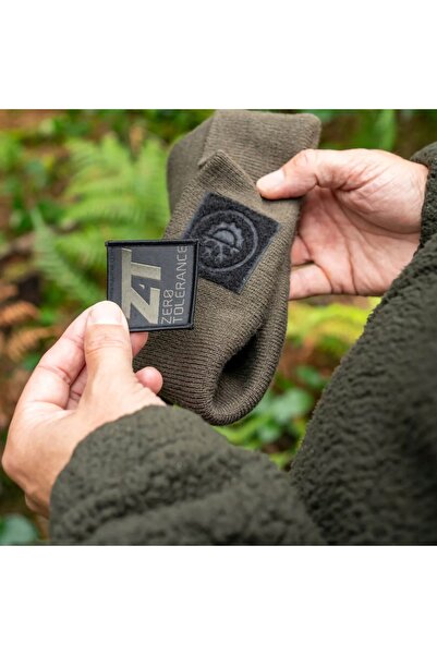 Nash Căciulă tip beanie cu patch ZT