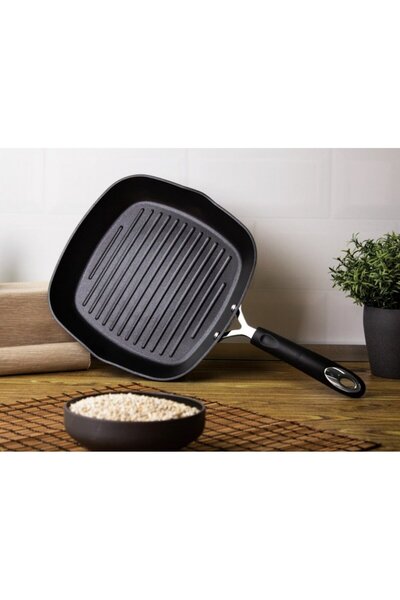 Berlinger Haus Tigaie grill cu capac 28CM PROFESSIONAL BLACK LINE BH-6130