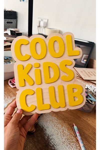 Boncukafası Cool Kids Club Ahşap Kontraplak Duvar Dekoru | Siyah Pleksi Yazıl...