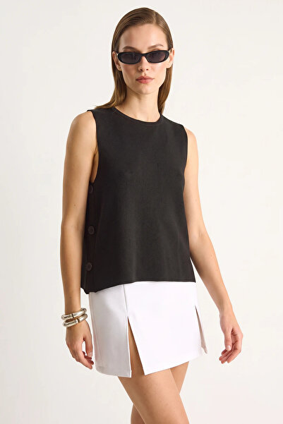 Generic Brand Women's Crew Neck Black Blouse with Side Button Accessories