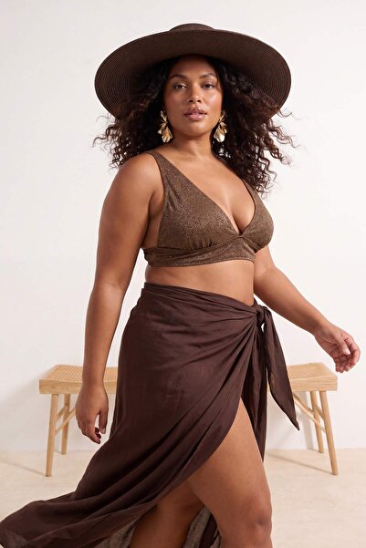 Trendyol Curve Αντιολισθητικό, λαμπερό, ποιοτικό μπλουζάκι μπικίνι με λαιμόκο...