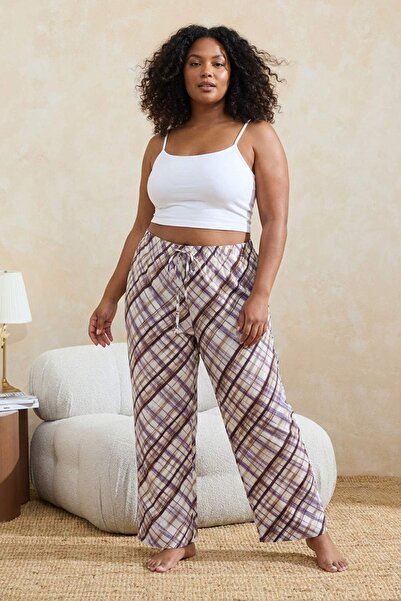 Trendyol Curve Μωβ καρό παντελόνι πιτζάμας μεγάλου μεγέθους σε μήκος κάπρι TB...
