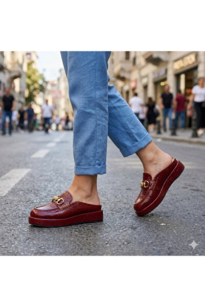 Oneka Shoes شبشب نسائي يومي من سابو باللون العنابي مع طبقة من الجلد المجعد 26...