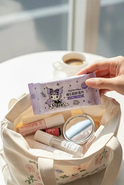 SANRIO Lisanslı Kuromi E Vitamini Nemlendirici Mini Mendil – Pratik Cilt Bakı...