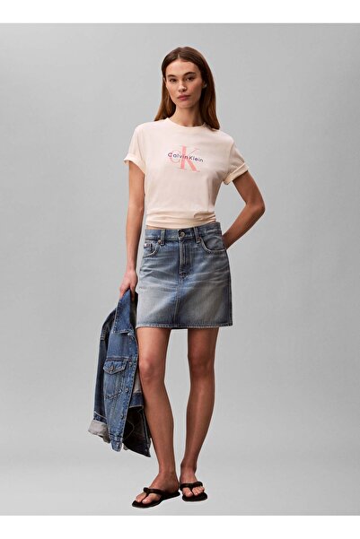 Calvin Klein Jeans Pudra Pembe Kadın Standart Logo Baskılı T-Shirt HERO SS CL...