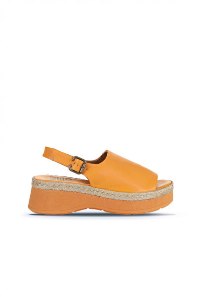 Bueno Shoes صندل نسائي مسطح من الجلد باللون البرتقالي الفاتح 01wy8208