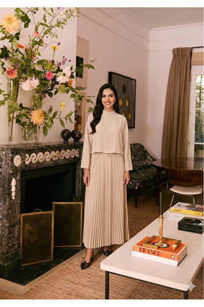 Blossommodest Beige Muslim Women's Long Straight Pleated Skirt