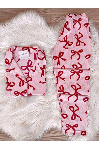 Pijamacs Kırmızı Fiyonk Desenli Kısa Kol Gömlek Yaka Pijama Takımı