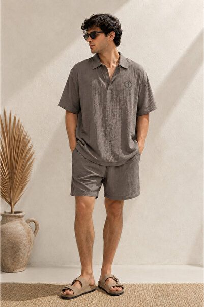 ARİNNASİDE Müslin Unisex Polo Yaka Kısa Kollu Arka Aslan Baskılı Gri Gömlek
