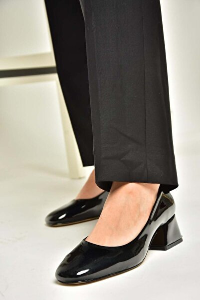 Fox Shoes T752827008 Siyah Rugan Alçak Topuklu Kadın Ayakkabı